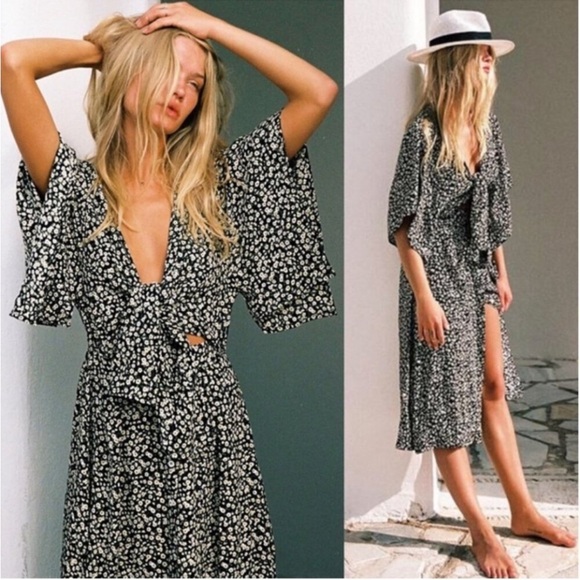 Faithfull the Brand Dresses & Skirts - Faithfull the Brand Black Floral Midi Dress